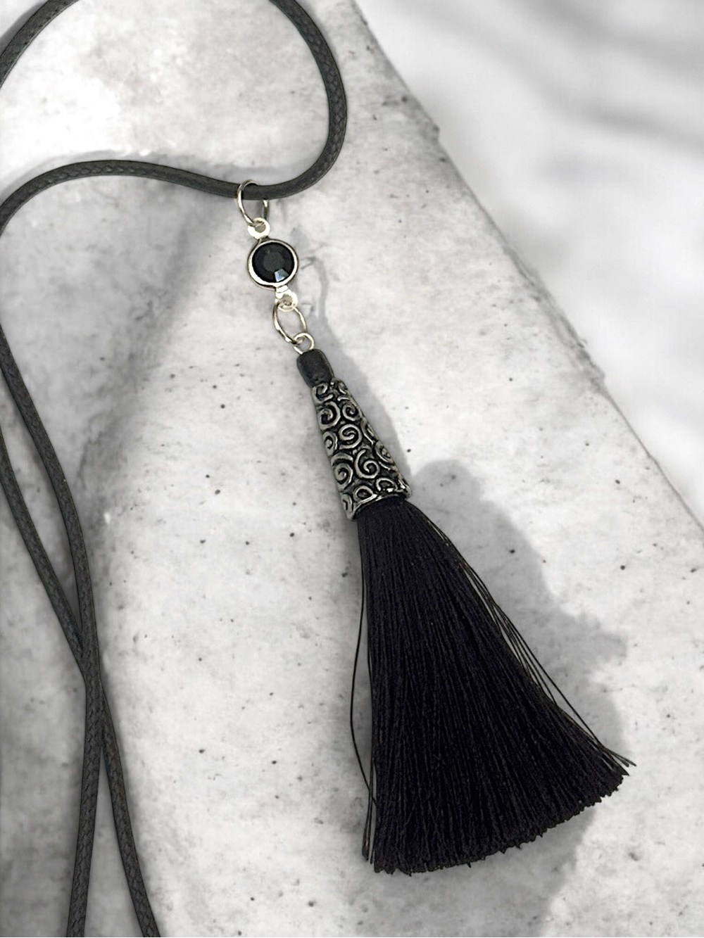 5 For $25💫Black Tassel Pendant Necklace with a Black Acrylic Gem Accent